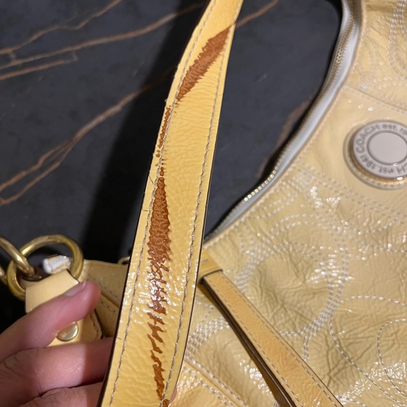 Coach Signature Stitched Yellow Cream Patent Leather Hobo Shoulder Bag F19282 - Picture 12 of 12
